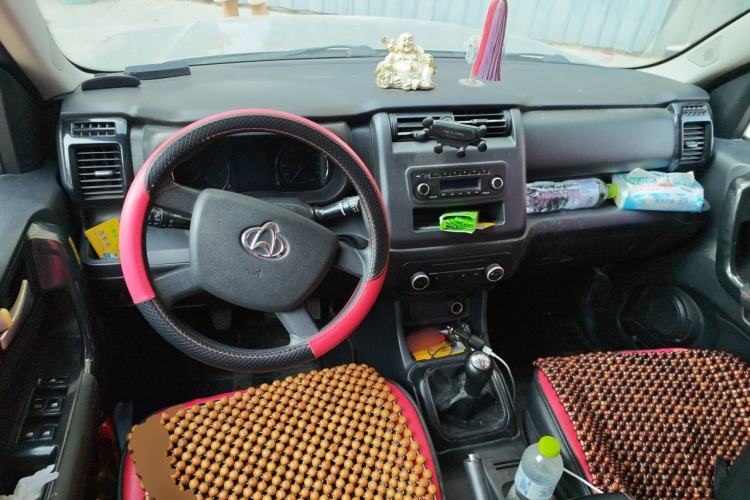 Used CHANGAN OSHAN X70A 2018 1.5L Manual Base Version Center Console