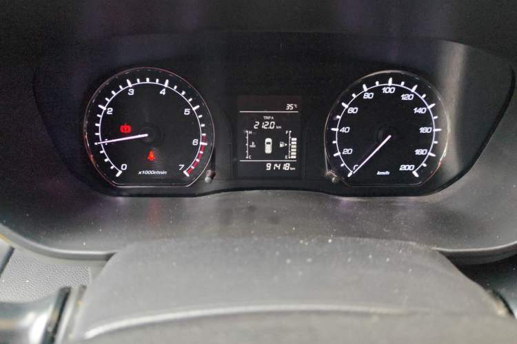 Used CHANGAN OSHAN X70A 2018 1.5L Manual Base Version Odometer Close Up
