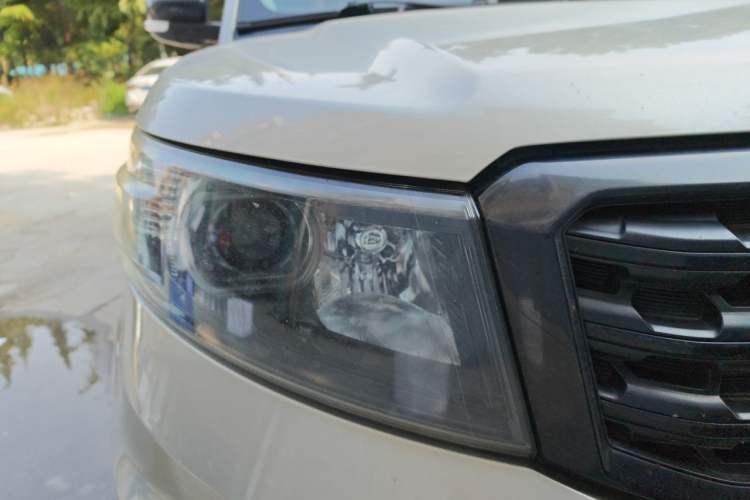 Used CHANGAN OSHAN X70A 2018 1.5L Manual Base Version Right Front Headlight