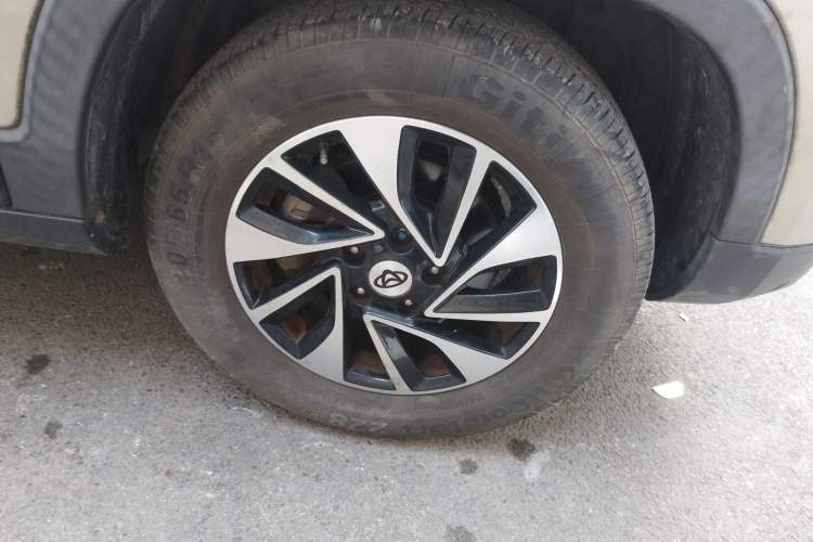 Used CHANGAN OSHAN X70A 2018 1.5L Manual Luxury Model Right Front Wheel Hub