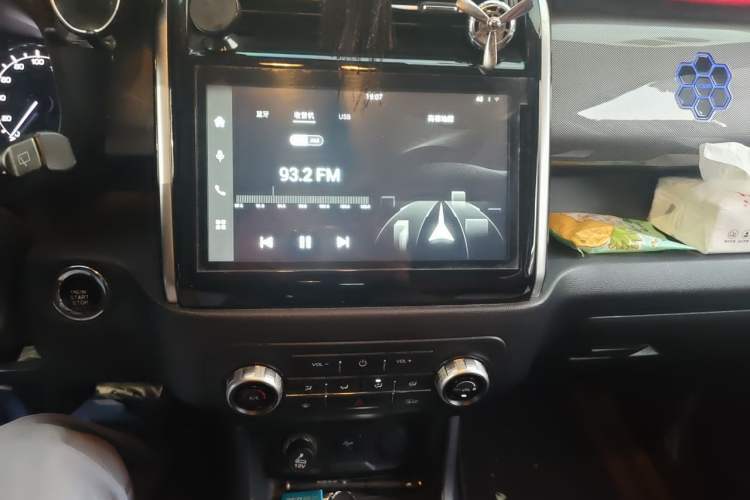 Used CHANGAN OSHAN X70A 2018 1.5L Manual Luxury Model Audio And AC Panel