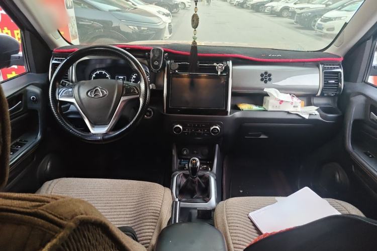 Used CHANGAN OSHAN X70A 2018 1.5L Manual Luxury Model Center Console