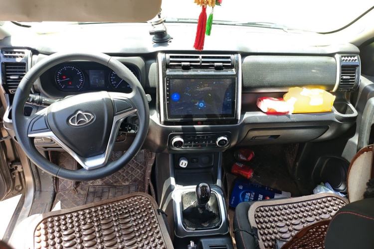 Used CHANGAN OSHAN X70A 2018 1.5L Manual Comfort Model Center Console