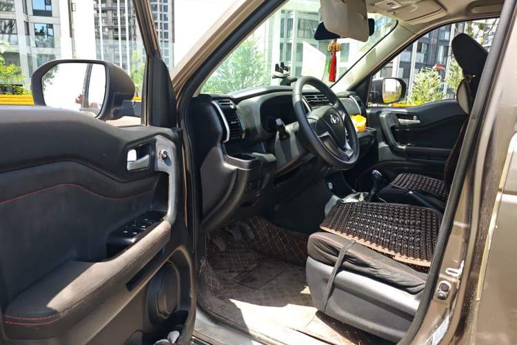 Used CHANGAN OSHAN X70A 2018 1.5L Manual Comfort Model Driver Seat