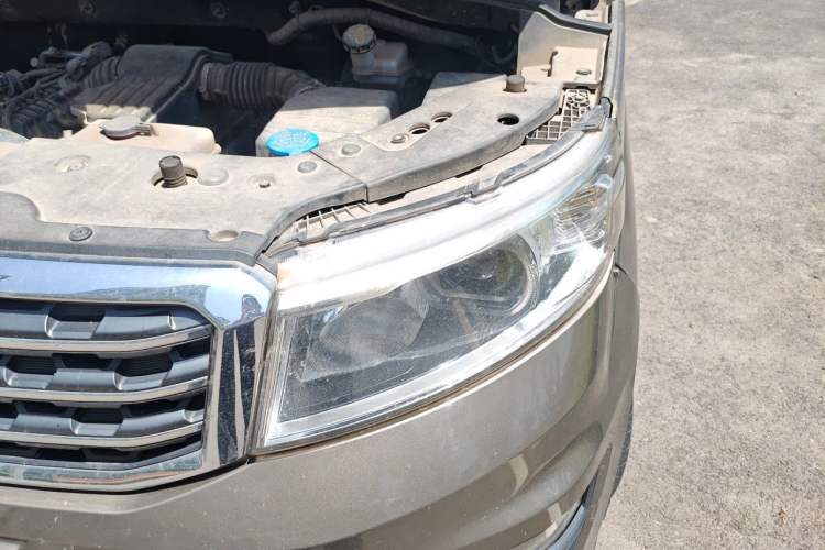 Used CHANGAN OSHAN X70A 2018 1.5L Manual Comfort Model Engine Bay Left
