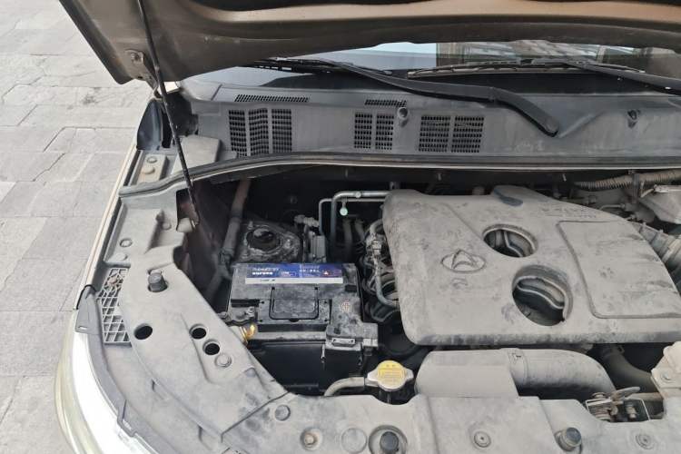Used CHANGAN OSHAN X70A 2018 1.5L Manual Luxury Model Engine Bay Right