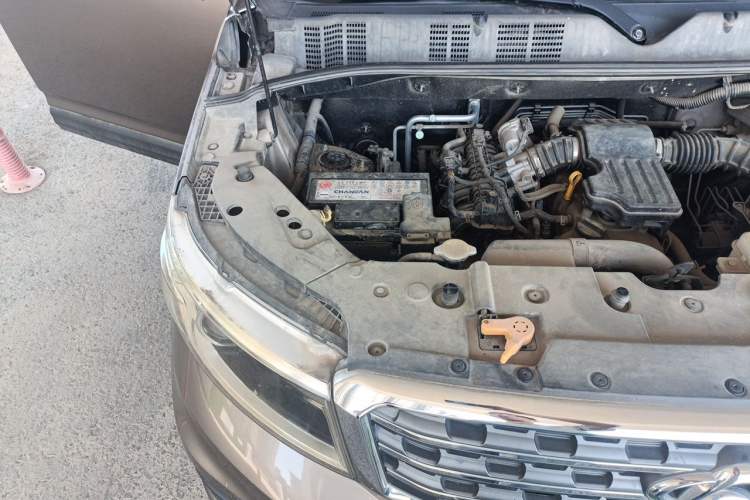 Used CHANGAN OSHAN X70A 2018 1.5L Manual Standard Edition Engine Bay Right