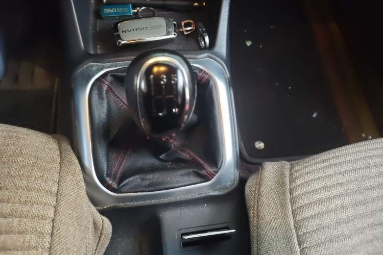 Used CHANGAN OSHAN X70A 2018 1.5L Manual Luxury Model Gear Lever