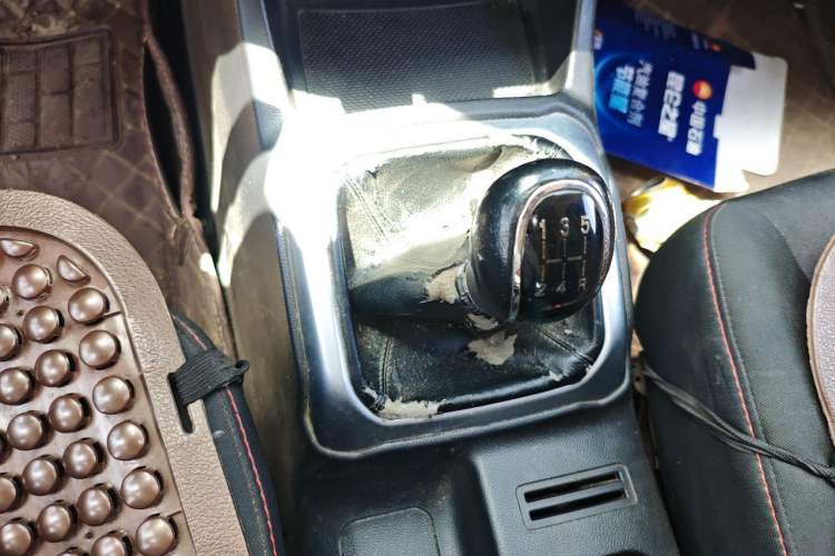 Used CHANGAN OSHAN X70A 2018 1.5L Manual Comfort Model Gear Lever