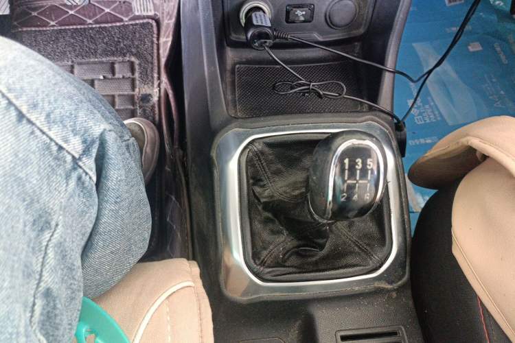 Used CHANGAN OSHAN X70A 2018 1.5L Manual Standard Edition Gear Lever