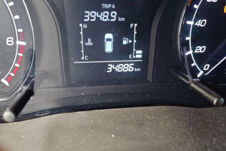 Used CHANGAN OSHAN X70A 2018 1.5L Manual Standard Edition Odometer Close Up