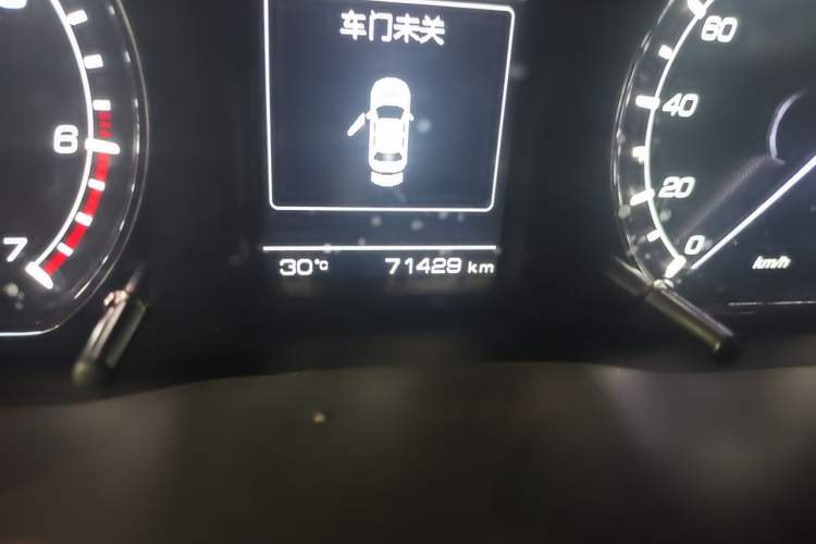 Used CHANGAN OSHAN X70A 2018 1.5L Manual Luxury Model Odometer Close Up
