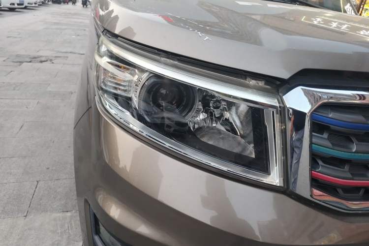 Used CHANGAN OSHAN X70A 2018 1.5L Manual Luxury Model Right Front Headlight