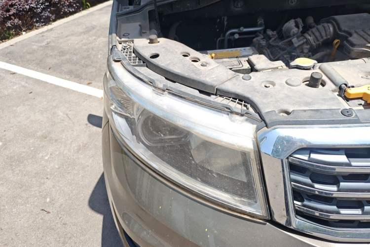Used CHANGAN OSHAN X70A 2018 1.5L Manual Comfort Model Right Front Headlight