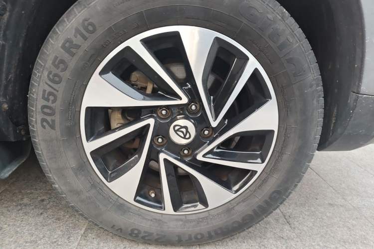 Used CHANGAN OSHAN X70A 2018 1.5L Manual Luxury Model Right Front Wheel Hub