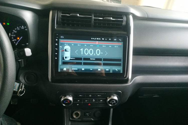 Used CHANGAN OSHAN X70A 2018 1.5L Manual Comfort Model Audio And AC Panel