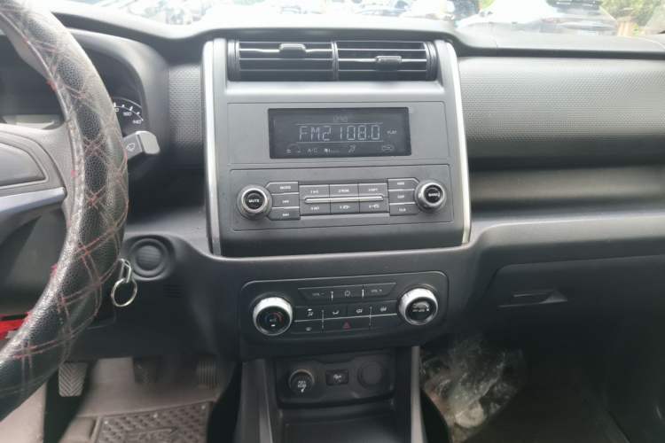 Used CHANGAN OSHAN X70A 2018 1.5L Manual Comfort Model Audio And AC Panel