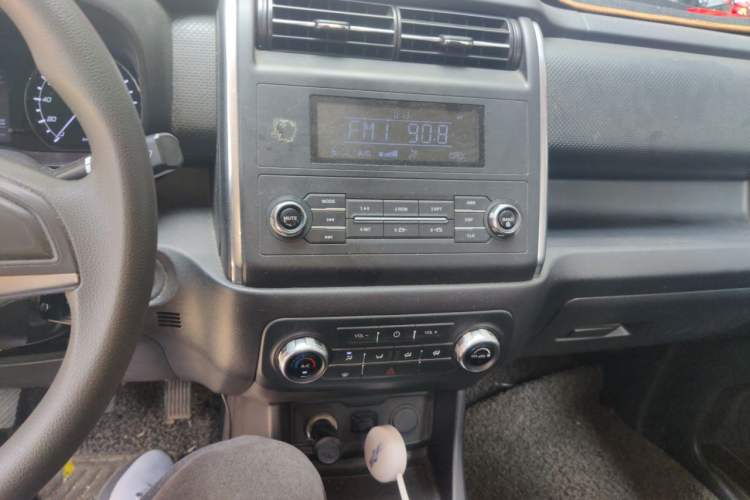 Used CHANGAN OSHAN X70A 2018 1.5L Manual Comfort Model Audio And AC Panel