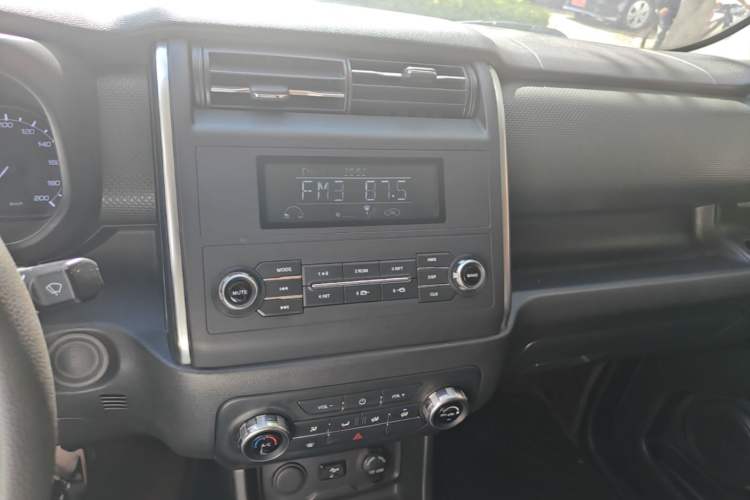 Used CHANGAN OSHAN X70A 2018 1.5L Manual Standard Edition Audio And AC Panel