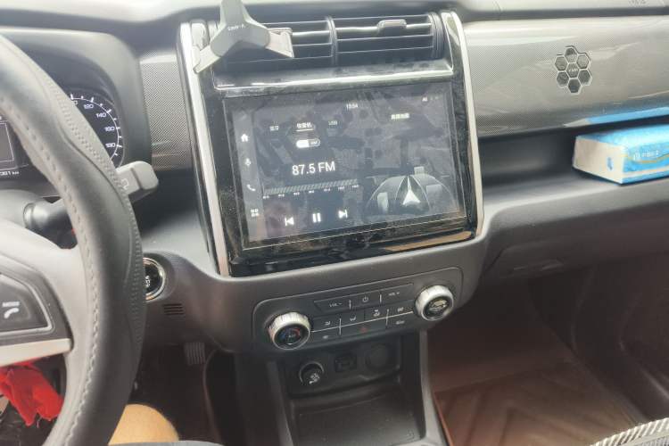 Used CHANGAN OSHAN X70A 2018 1.5L Manual Luxury Model Audio And AC Panel