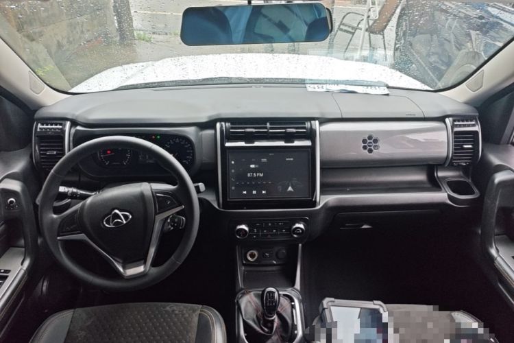 Used CHANGAN OSHAN X70A 2018 1.5L Manual Elite Version Center Console
