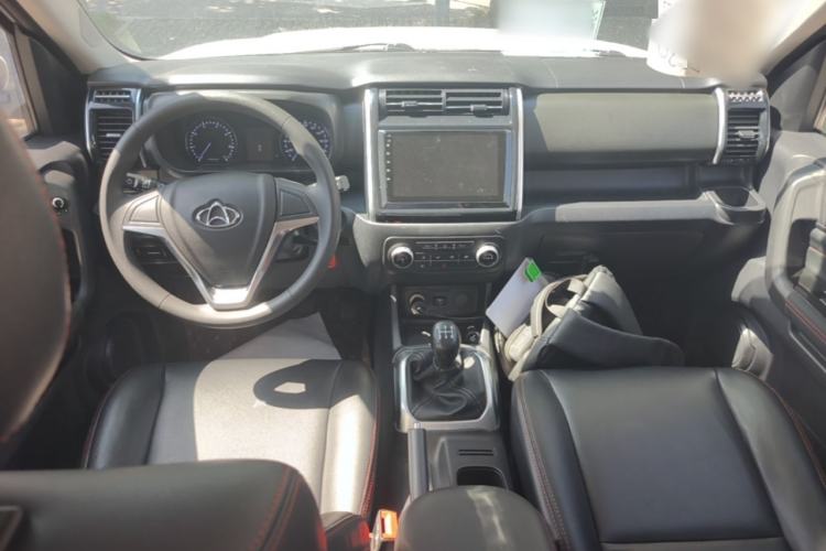 Used CHANGAN OSHAN X70A 2018 1.5L Manual Comfort Model Center Console