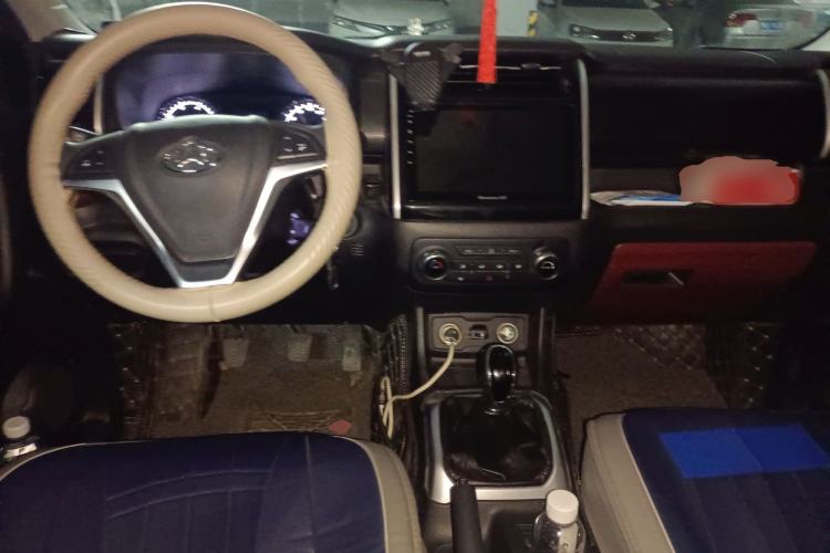 Used CHANGAN OSHAN X70A 2018 1.5L Manual Standard Edition Center Console