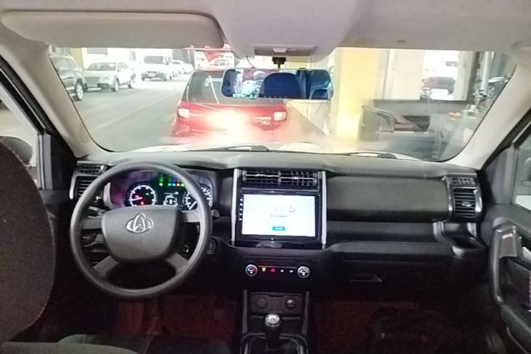 Used CHANGAN OSHAN X70A 2018 1.5L Manual Base Version Center Console