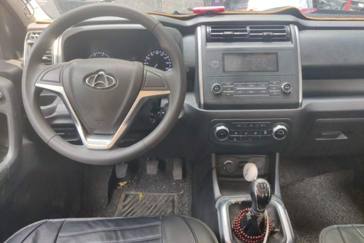 Used CHANGAN OSHAN X70A 2018 1.5L Manual Comfort Model Center Console