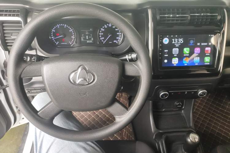 Used CHANGAN OSHAN X70A 2018 1.5L Manual Base Version Center Console