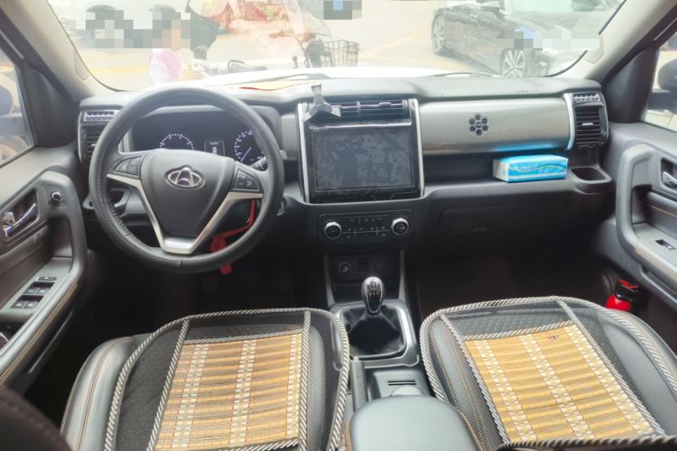 Used CHANGAN OSHAN X70A 2018 1.5L Manual Luxury Model Center Console