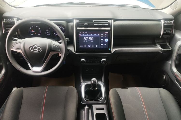 Used CHANGAN OSHAN X70A 2018 1.5L Manual Comfort Model Center Console