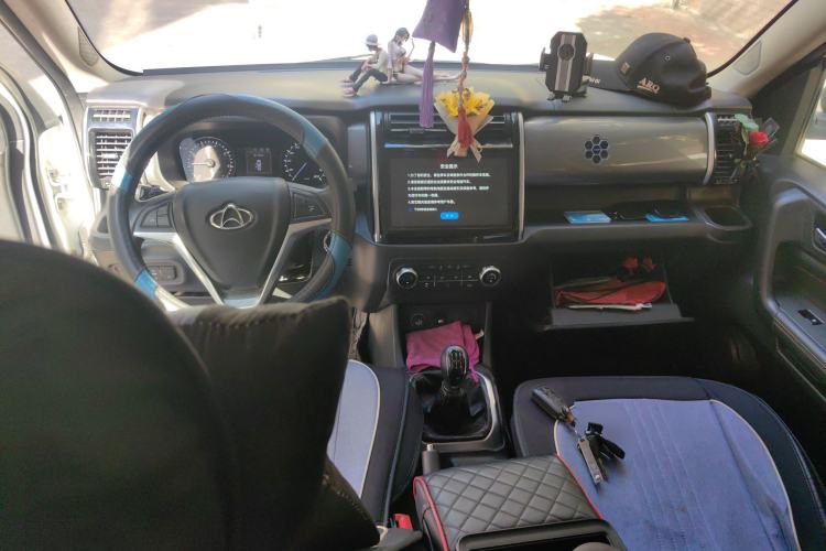 Used CHANGAN OSHAN X70A 2018 1.5L Manual Luxury Model Center Console