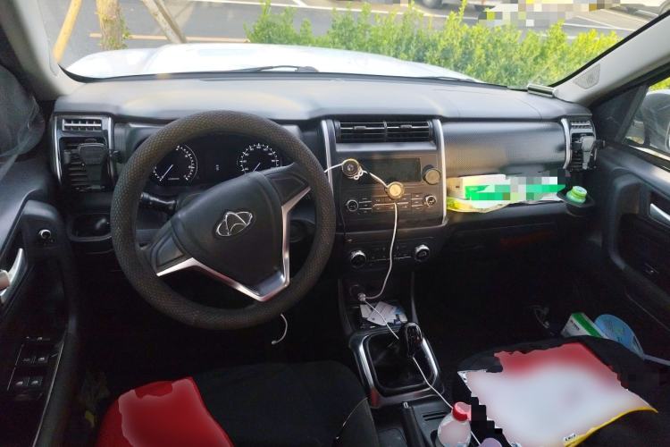 Used CHANGAN OSHAN X70A 2018 1.5L Manual Comfort Model Center Console