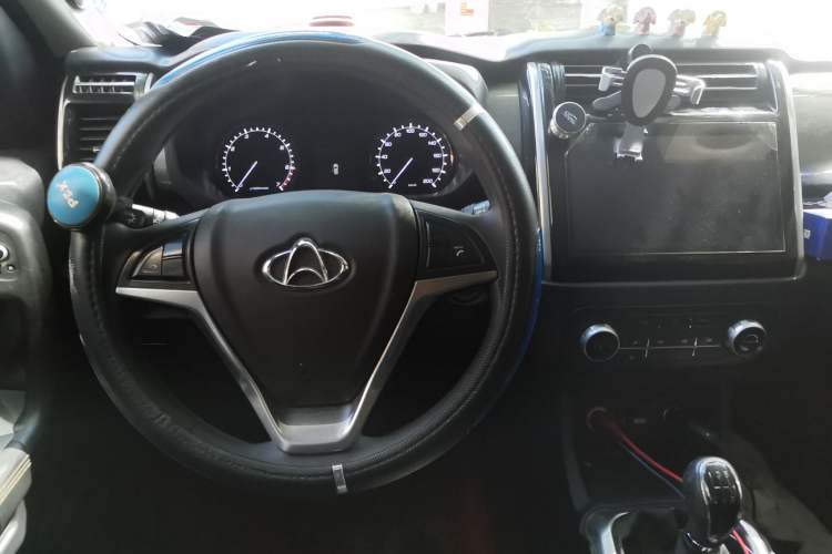 Used CHANGAN OSHAN X70A 2018 1.5L Manual Elite Version Center Console