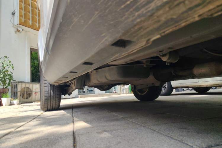 Used CHANGAN OSHAN X70A 2018 1.5L Manual Comfort Model Chassis Front Right