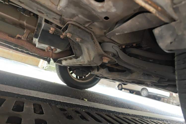 Used CHANGAN OSHAN X70A 2018 1.5L Manual Comfort Model Chassis Front Right