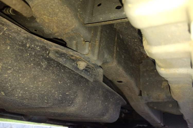 Used CHANGAN OSHAN X70A 2018 1.5L Manual Comfort Model Chassis Rear Right