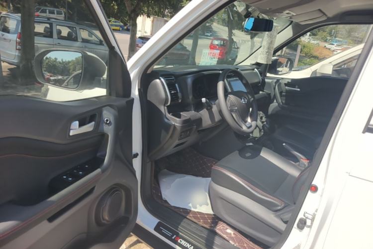 Used CHANGAN OSHAN X70A 2018 1.5L Manual Comfort Model Driver Seat