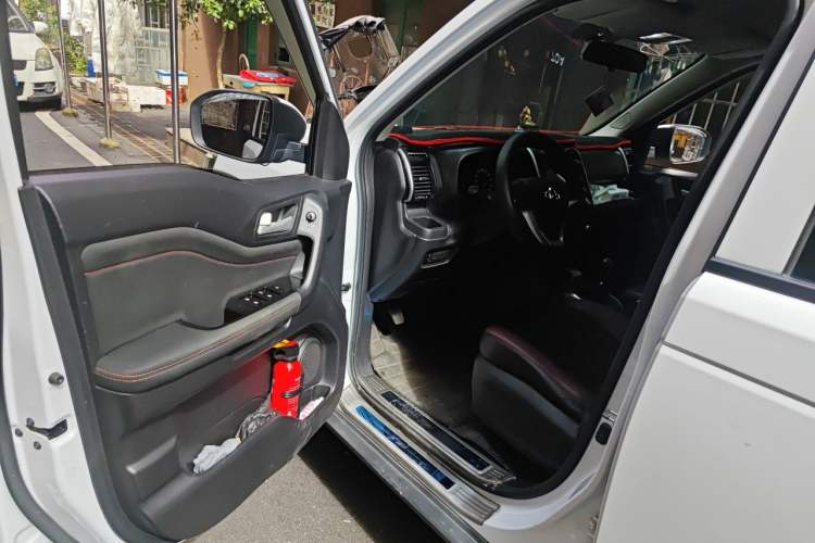 Used CHANGAN OSHAN X70A 2018 1.5L Manual Comfort Model Driver Seat