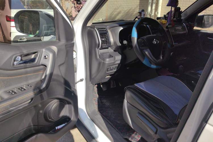 Used CHANGAN OSHAN X70A 2018 1.5L Manual Luxury Model Driver Seat