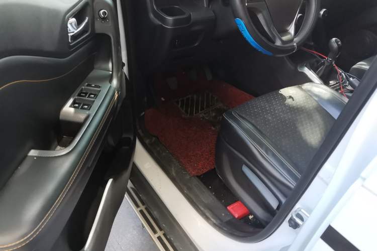 Used CHANGAN OSHAN X70A 2018 1.5L Manual Elite Version Driver Seat