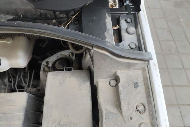 Used CHANGAN OSHAN X70A 2018 1.5L Manual Standard Edition Engine Bay Left