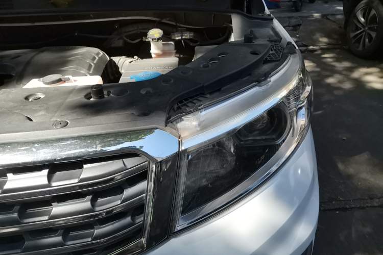 Used CHANGAN OSHAN X70A 2018 1.5L Manual Elite Version Engine Bay Left