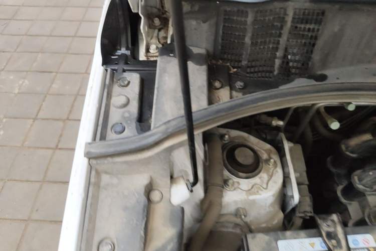 Used CHANGAN OSHAN X70A 2018 1.5L Manual Standard Edition Engine Bay Right