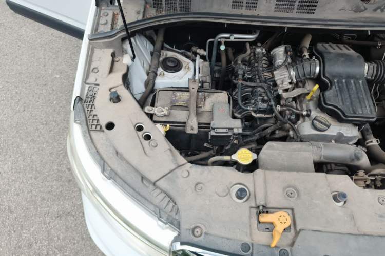 Used CHANGAN OSHAN X70A 2018 1.5L Manual Comfort Model Engine Bay Right