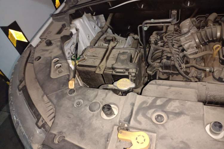 Used CHANGAN OSHAN X70A 2018 1.5L Manual Standard Edition Engine Bay Right