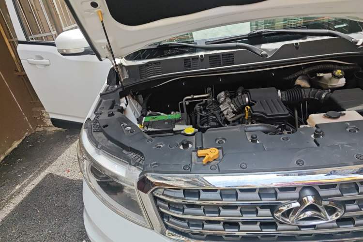 Used CHANGAN OSHAN X70A 2018 1.5L Manual Comfort Model Engine Bay Right