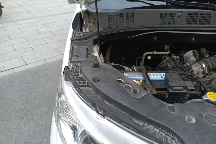 Used CHANGAN OSHAN X70A 2018 1.5L Manual Comfort Model Engine Bay Right