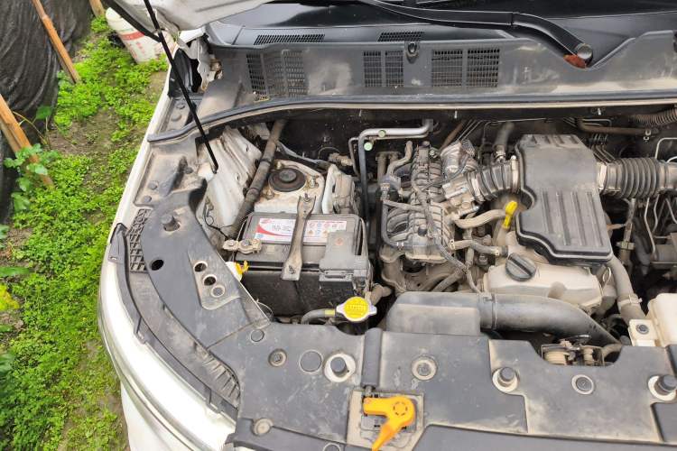 Used CHANGAN OSHAN X70A 2018 1.5L Manual Comfort Model Engine Bay Right
